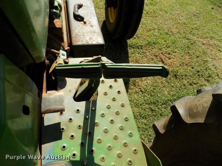 image for item FG9000 1989 John Deere 2755 tractor