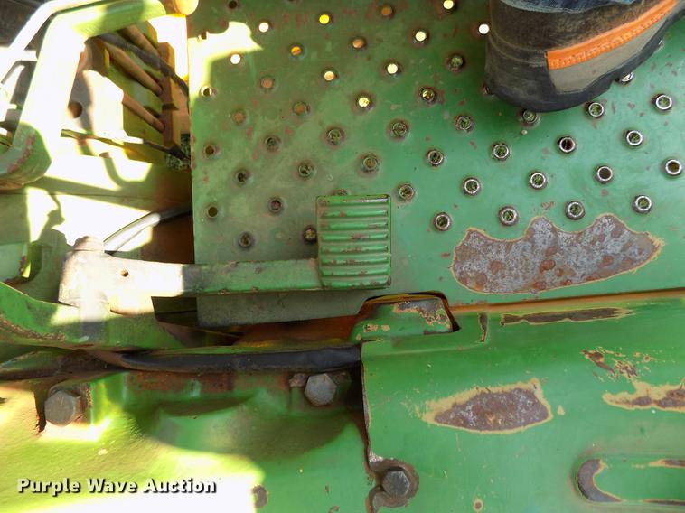image for item FG9000 1989 John Deere 2755 tractor