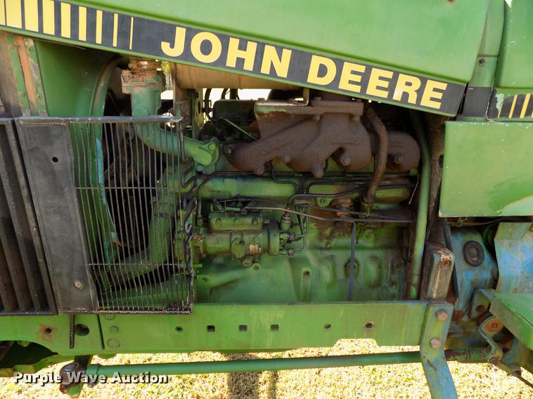 image for item FG9000 1989 John Deere 2755 tractor