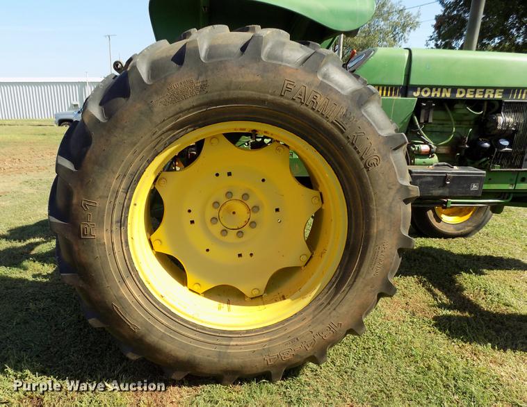 image for item FG9000 1989 John Deere 2755 tractor