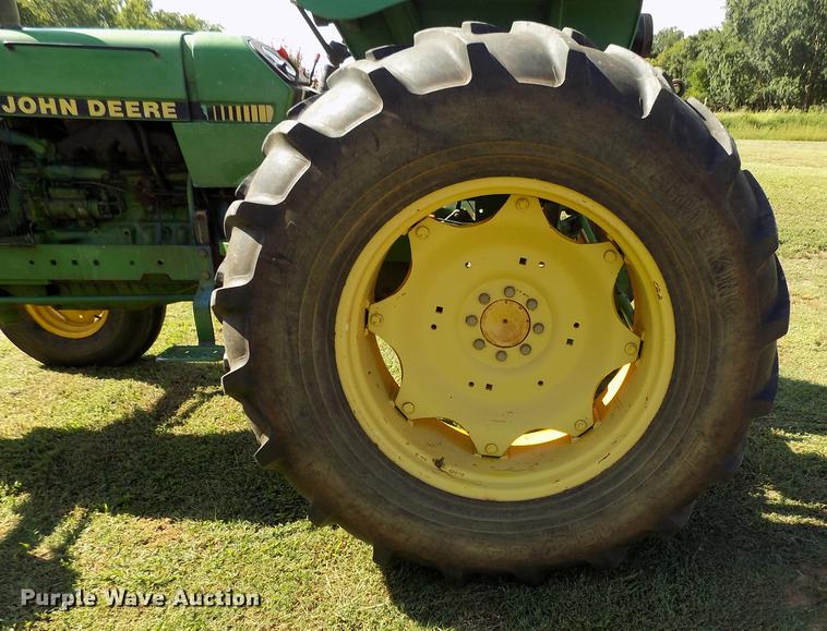 image for item FG9000 1989 John Deere 2755 tractor
