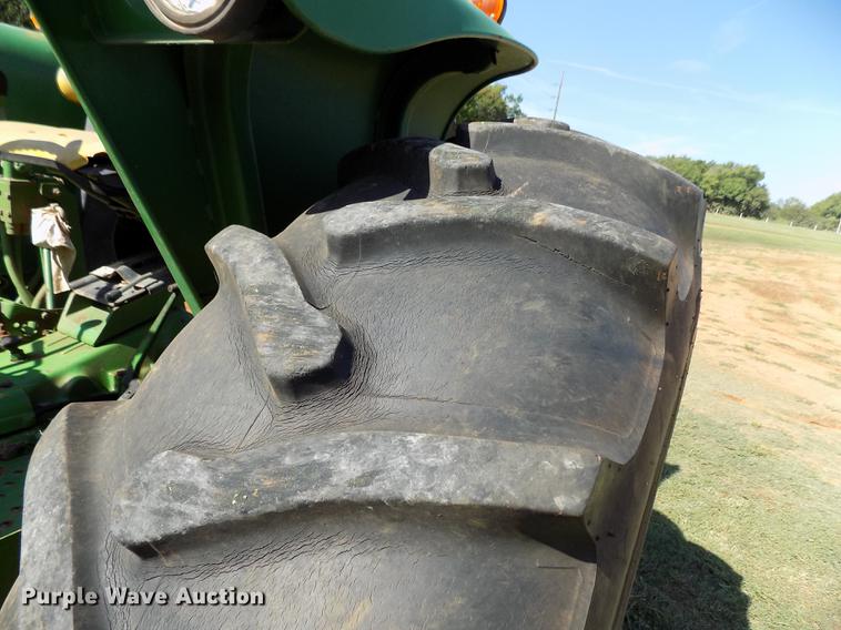 image for item FG9000 1989 John Deere 2755 tractor