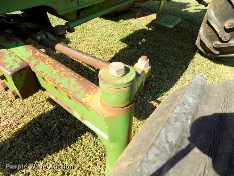 image for item FG9000 1989 John Deere 2755 tractor