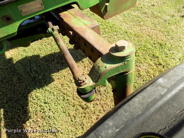 image for item FG9000 1989 John Deere 2755 tractor