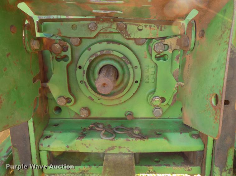 image for item FG9000 1989 John Deere 2755 tractor