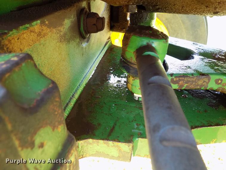 image for item FG9000 1989 John Deere 2755 tractor