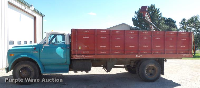 image for item FO9049 1972 Chevrolet C50 grain truck
