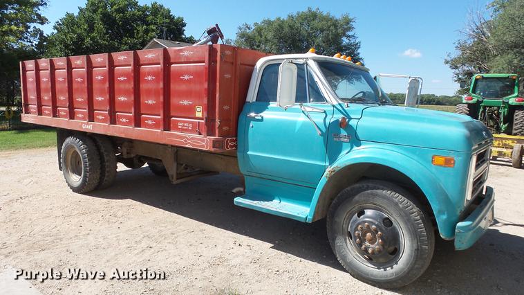 image for item FO9049 1972 Chevrolet C50 grain truck