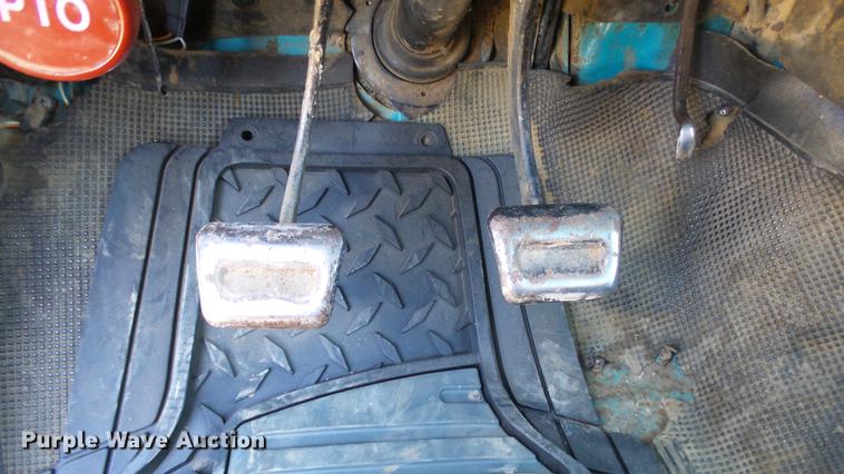 image for item FO9049 1972 Chevrolet C50 grain truck