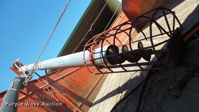 image for item FO9049 1972 Chevrolet C50 grain truck