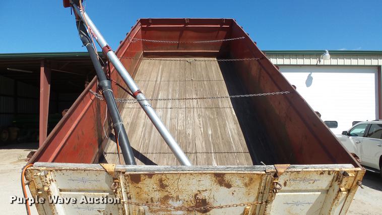 image for item FO9049 1972 Chevrolet C50 grain truck