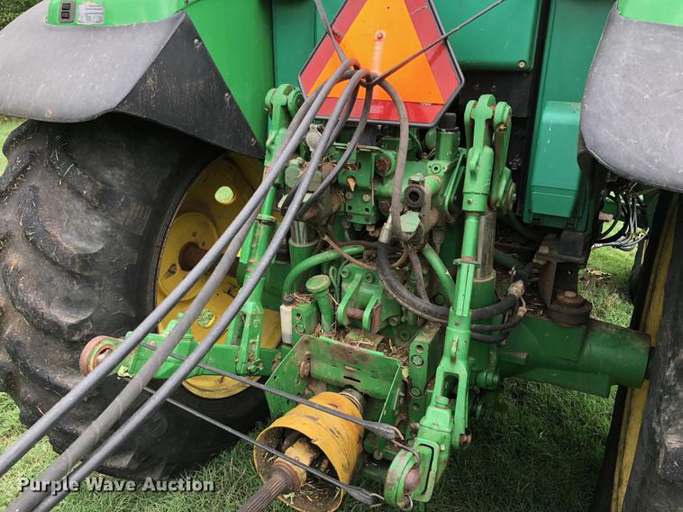 image for item G1307 2005 John Deere 7320 MFWD tractor