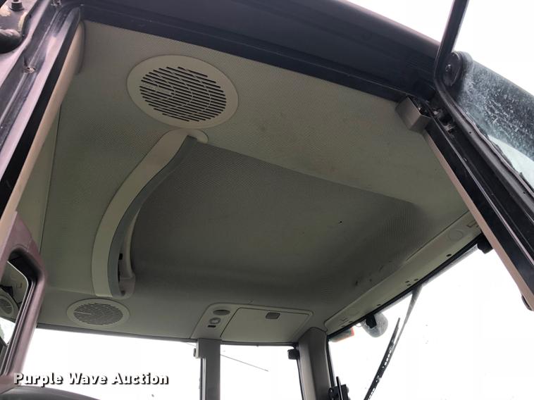 image for item G1307 2005 John Deere 7320 MFWD tractor