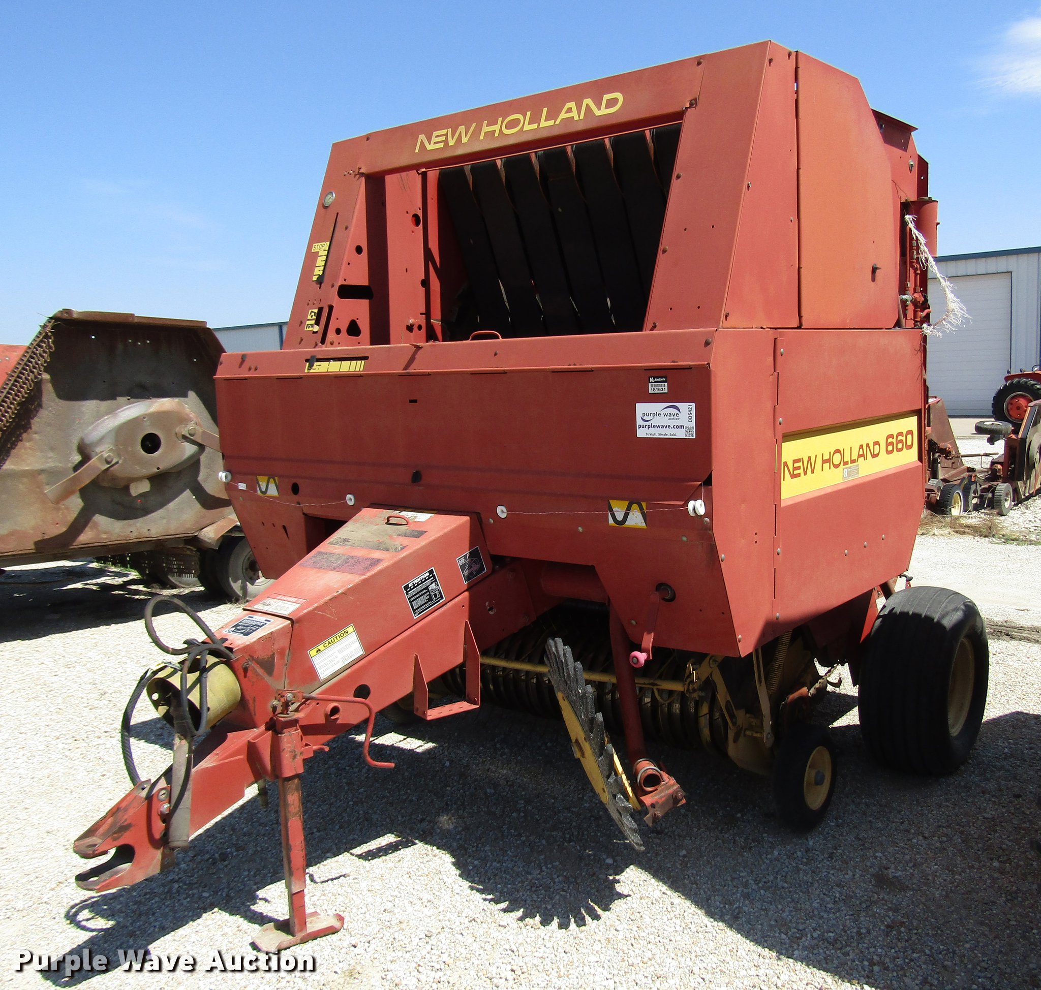 ... Holland 660 round baler Full size in new window ...