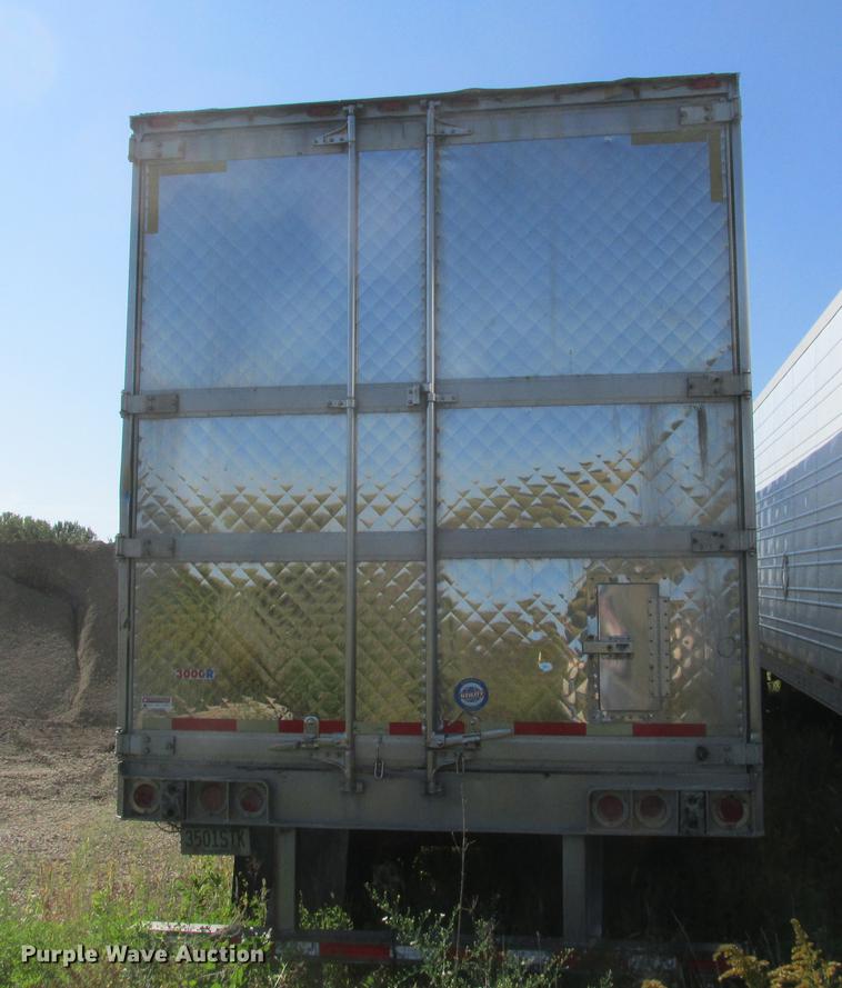 image for item DA8268 2003 Utility 3000R refrigerated van trailer