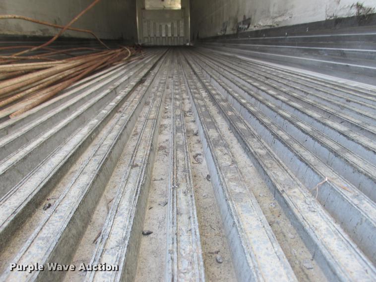 image for item DA8268 2003 Utility 3000R refrigerated van trailer