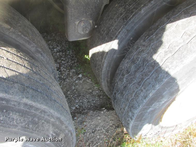 image for item DA8268 2003 Utility 3000R refrigerated van trailer