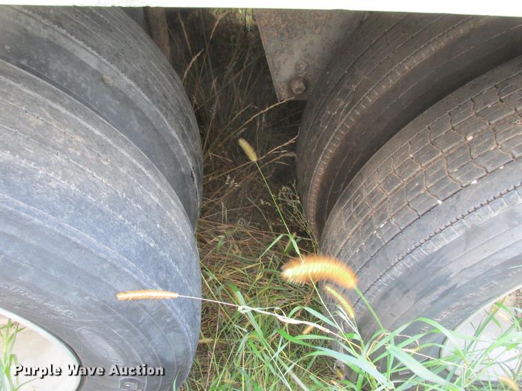 image for item DA8269 2002 Utility refrigerated van trailer