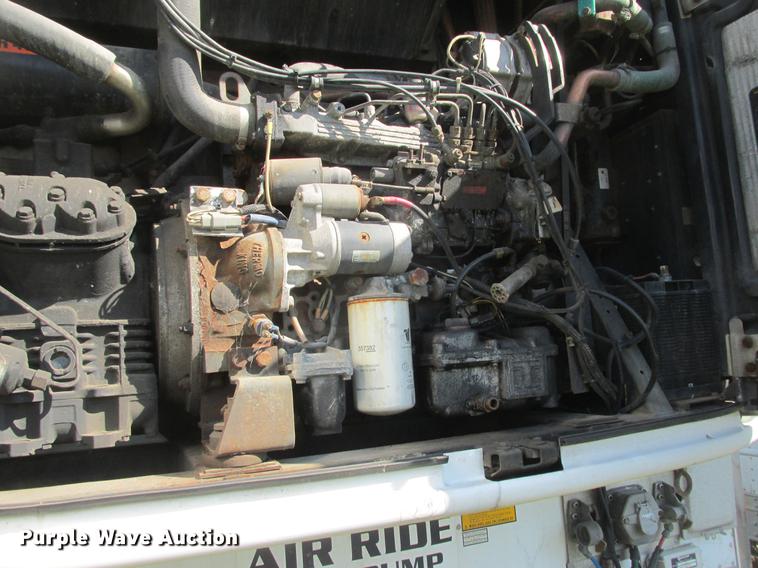 image for item DA8269 2002 Utility refrigerated van trailer