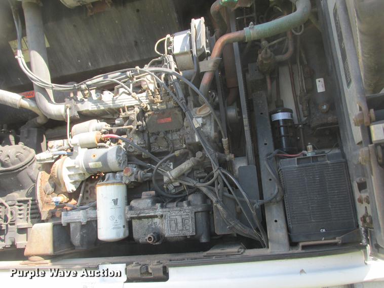 image for item DA8269 2002 Utility refrigerated van trailer