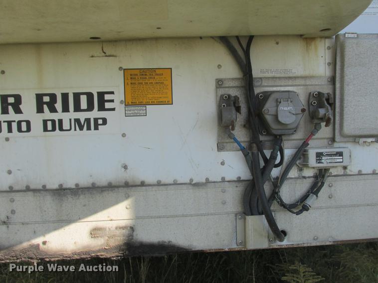 image for item DA8269 2002 Utility refrigerated van trailer