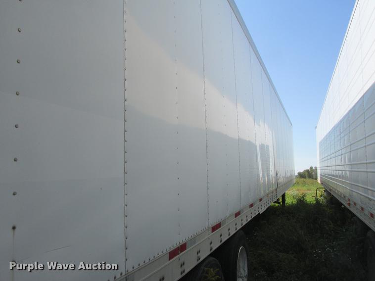 image for item DA8270 2001 Utility refrigerated van trailer