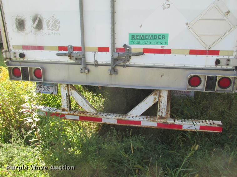 image for item DA8270 2001 Utility refrigerated van trailer