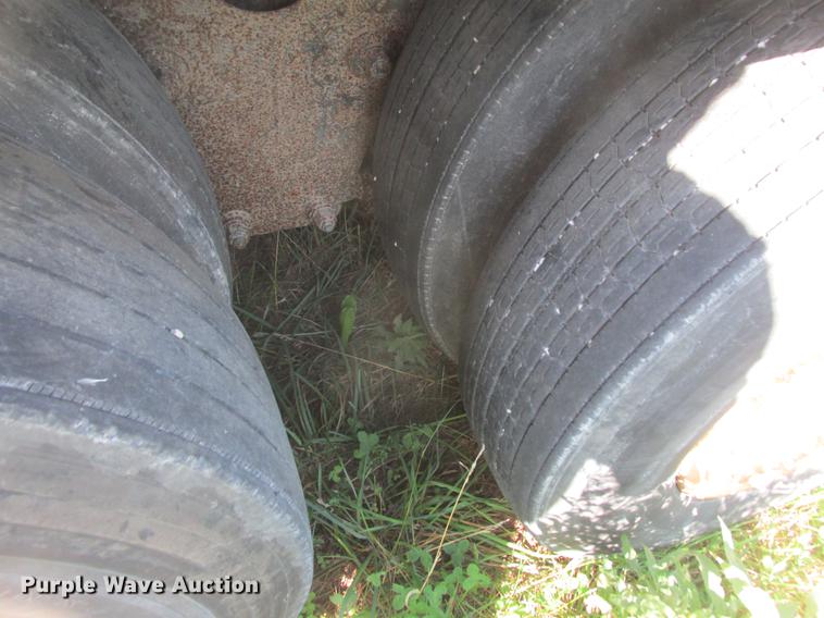 image for item DA8270 2001 Utility refrigerated van trailer