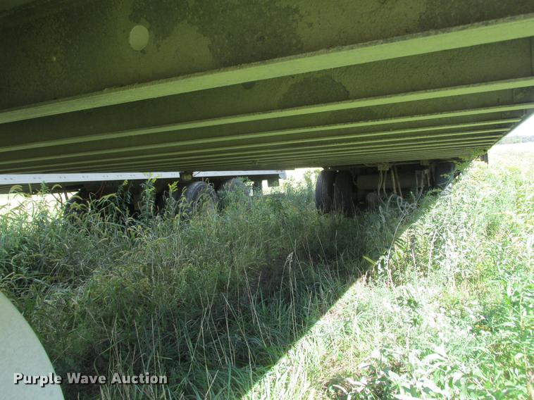 image for item DA8270 2001 Utility refrigerated van trailer