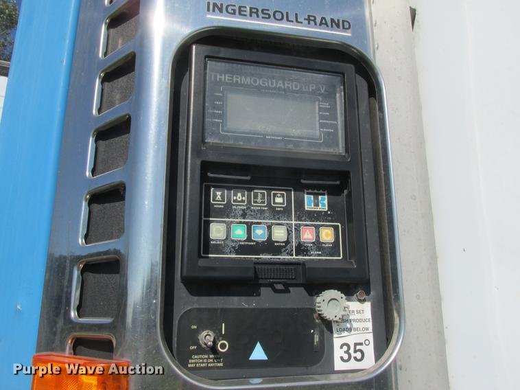 image for item DA8270 2001 Utility refrigerated van trailer