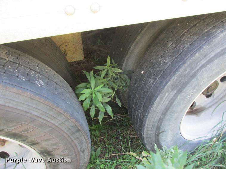 image for item DA8271 2004 Great Dane refrigerated van trailer