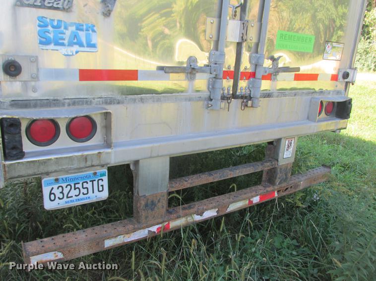 image for item DA8271 2004 Great Dane refrigerated van trailer