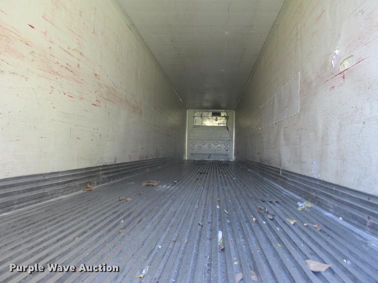 image for item DA8271 2004 Great Dane refrigerated van trailer