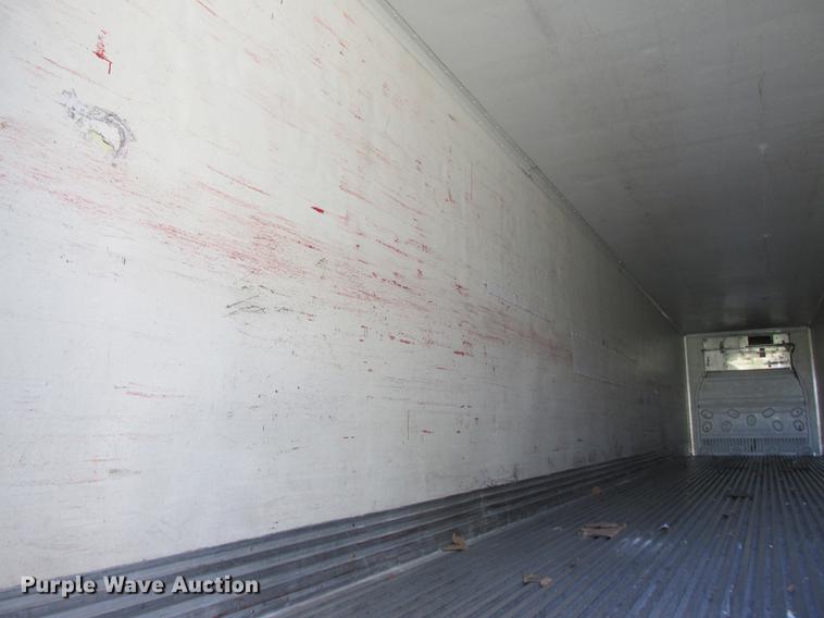 image for item DA8271 2004 Great Dane refrigerated van trailer