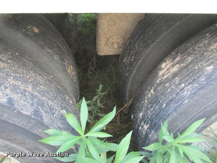 image for item DA8271 2004 Great Dane refrigerated van trailer