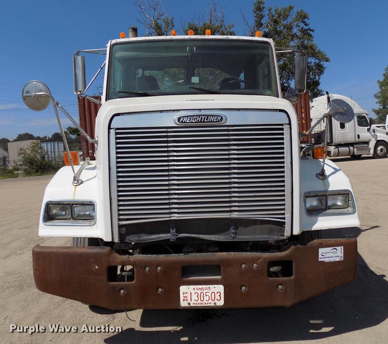 image for item DB8602 2001 Freightliner FL112 semi truck