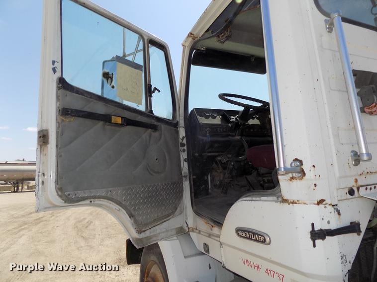 image for item DB8602 2001 Freightliner FL112 semi truck