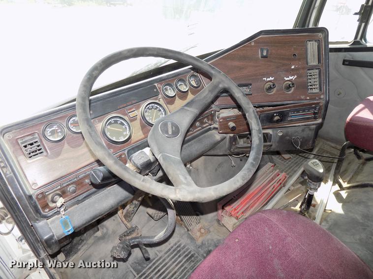 image for item DB8602 2001 Freightliner FL112 semi truck