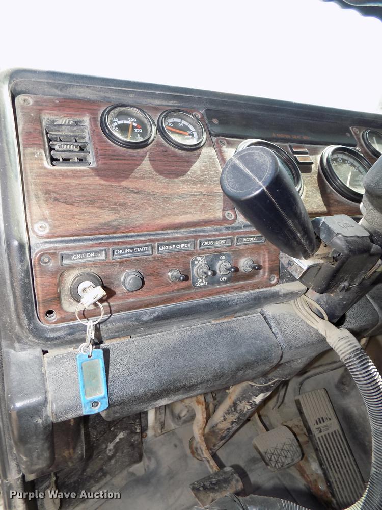 image for item DB8602 2001 Freightliner FL112 semi truck