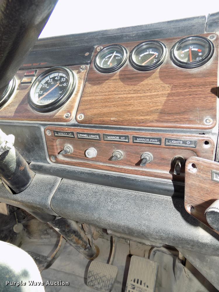 image for item DB8602 2001 Freightliner FL112 semi truck