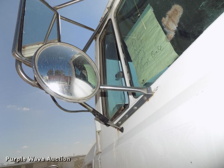 image for item DB8602 2001 Freightliner FL112 semi truck