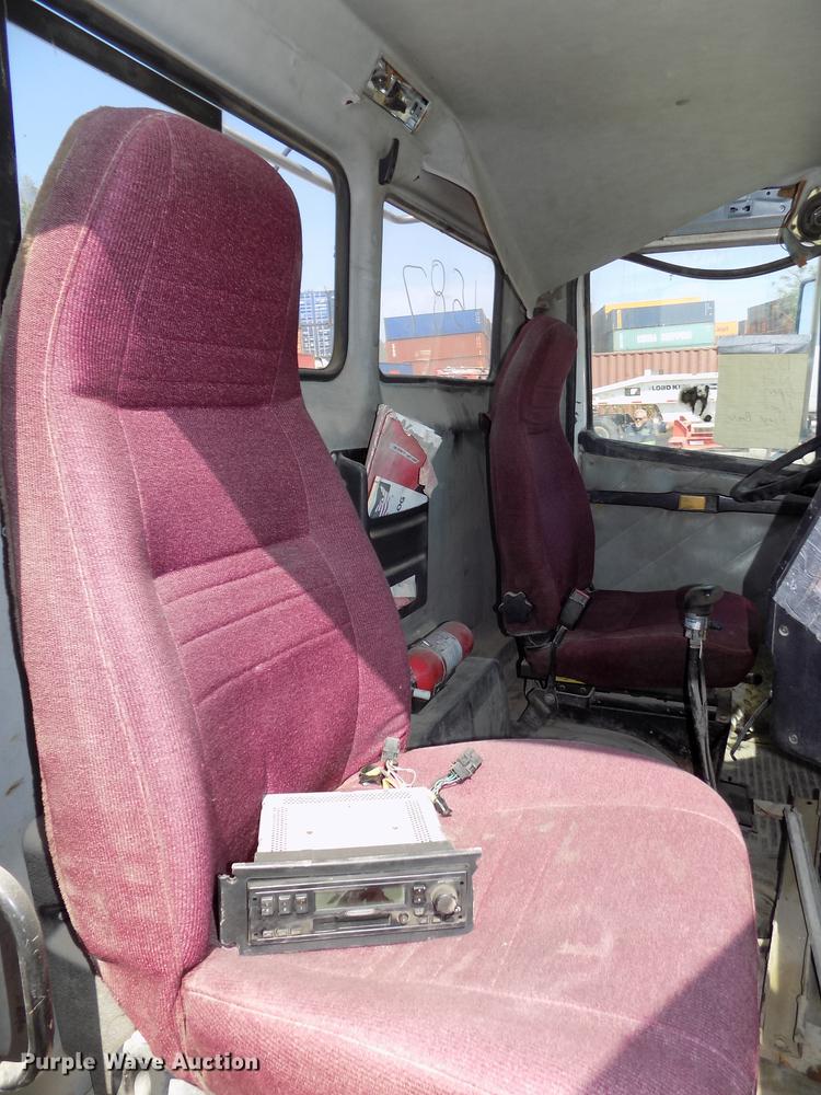 image for item DB8602 2001 Freightliner FL112 semi truck