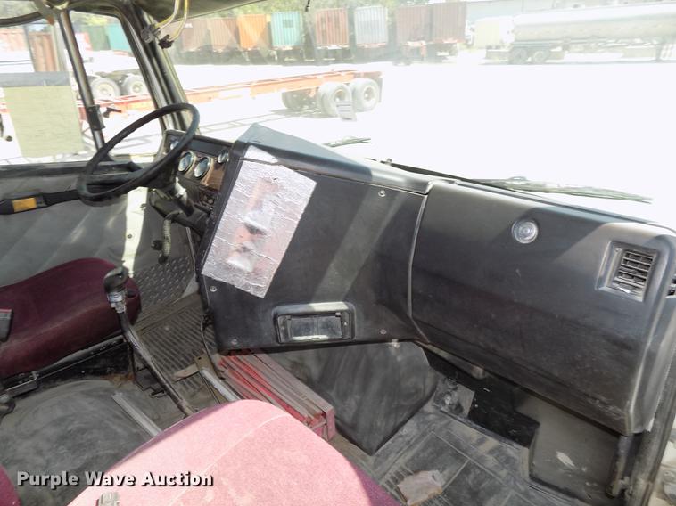 image for item DB8602 2001 Freightliner FL112 semi truck