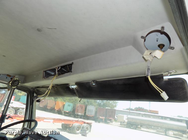 image for item DB8602 2001 Freightliner FL112 semi truck