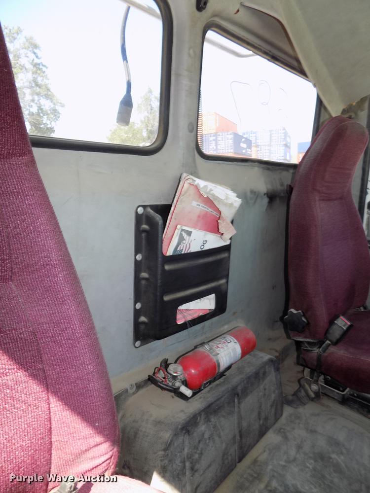 image for item DB8602 2001 Freightliner FL112 semi truck