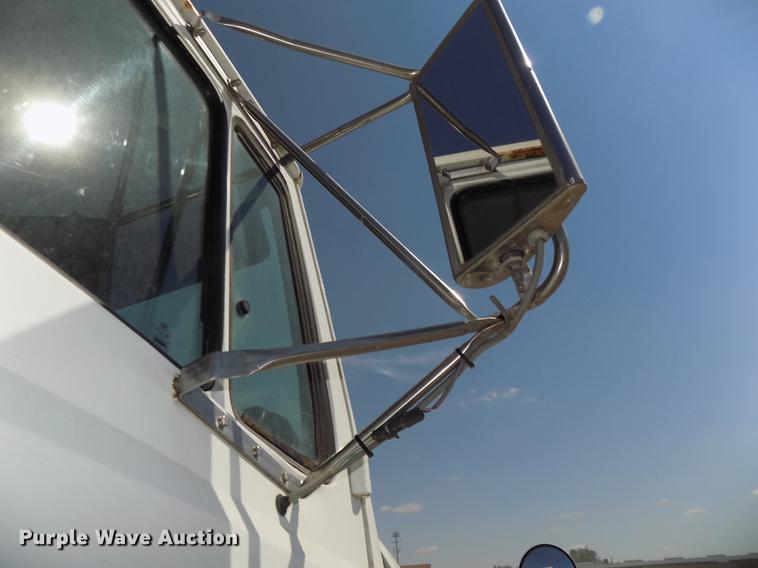 image for item DB8602 2001 Freightliner FL112 semi truck