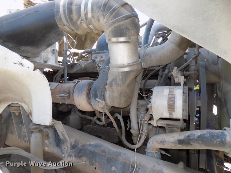 image for item DB8602 2001 Freightliner FL112 semi truck