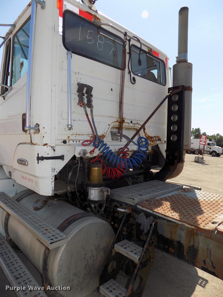 image for item DB8602 2001 Freightliner FL112 semi truck