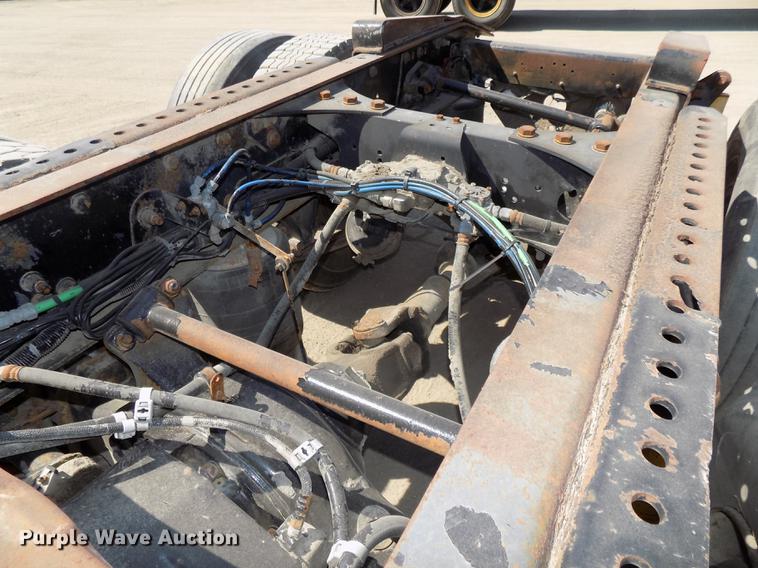 image for item DB8602 2001 Freightliner FL112 semi truck