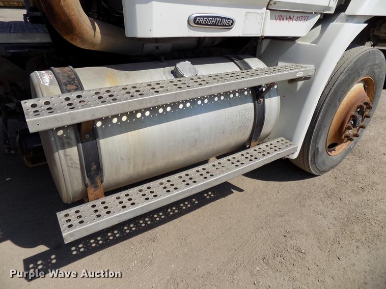 image for item DB8602 2001 Freightliner FL112 semi truck